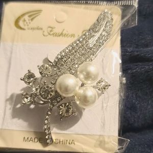 Silver-tone crystal flower broach lapel pin